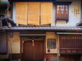 雲小松 京町屋