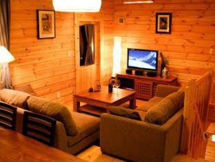 森のロッジ シャレー