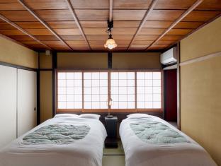 Kamiza-an Japanese Modern House in City Center