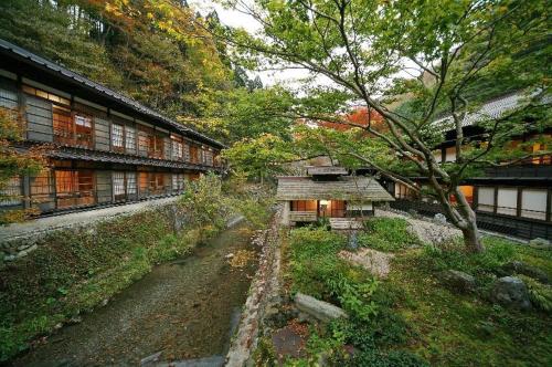 法師温泉 長寿館