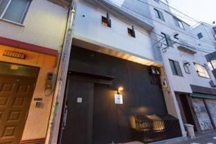 02 Group stay CLASSE New Hostel in Nanba 8p