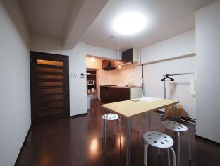 NEST 3mins to the Nearest Subway. Free wifi Rm 403