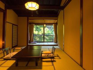湯西川温泉 本家伴久