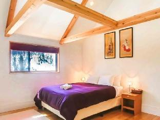 森のロッジ シャレー