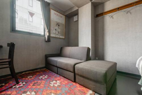 MOON HOUSE 401