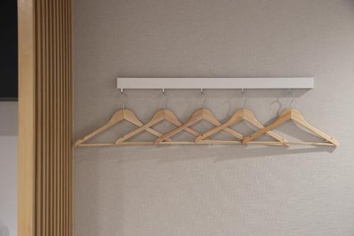 Koti Sopo Universal Bay 2 by Liaison