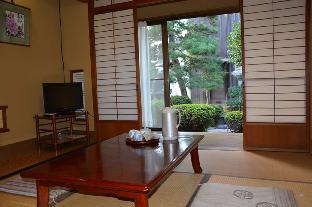 勝崎館