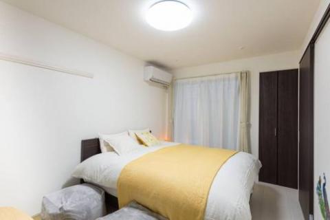 Relax in SIMMONS Bed 103