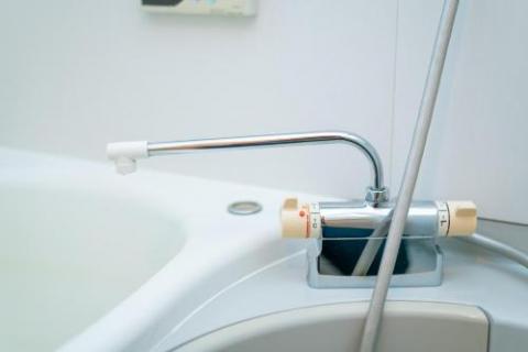 三軒茶屋の戸建て住宅快適なシモンズベッド採用の宿