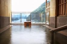 咲花温泉 翠玉の湯 佐取館